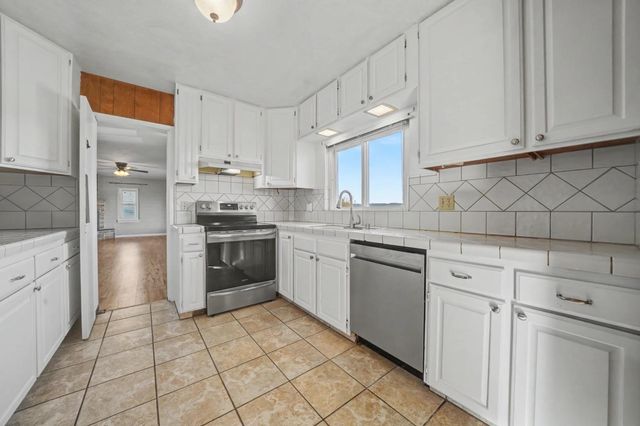 10280 Argonaut Dr, Jackson, CA 95642