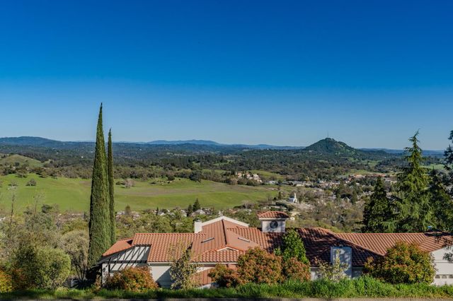 10280 Argonaut Dr, Jackson, CA 95642