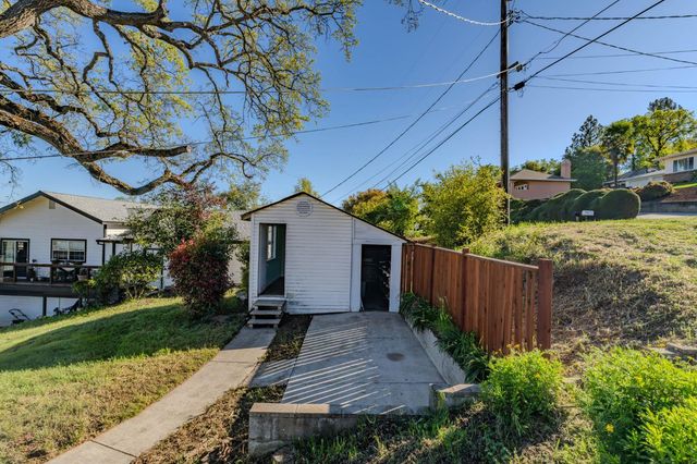 10280 Argonaut Dr, Jackson, CA 95642