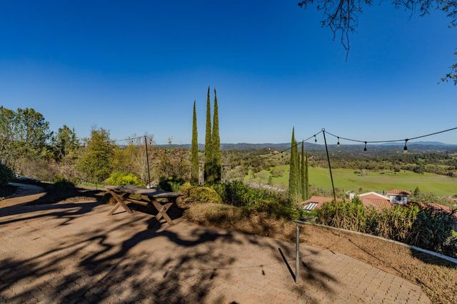 10280 Argonaut Dr, Jackson, CA 95642