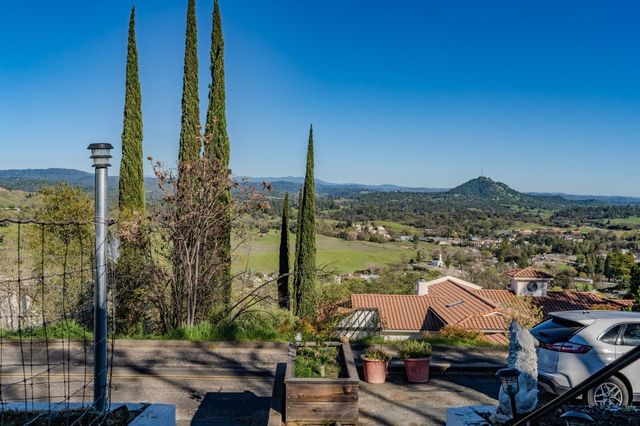 10280 Argonaut Dr, Jackson, CA 95642