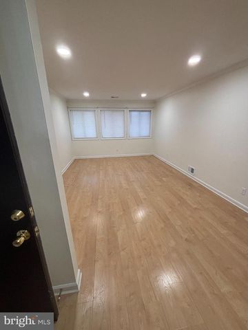 22-D AVON DR, Hightstown, NJ 08520