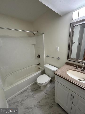 22-D AVON DR, Hightstown, NJ 08520