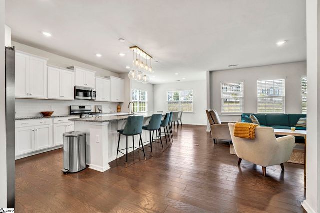 304 Double Crest Drive, Taylors, SC 29687