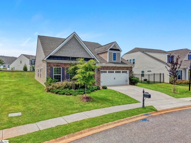 304 Double Crest Drive, Taylors, SC 29687