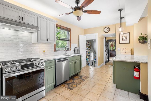 211 EDGEWOOD AVE, Delanco, NJ 08075