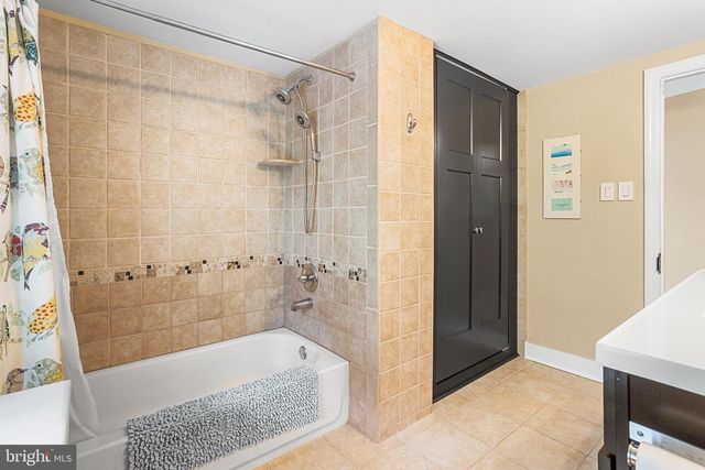 211 EDGEWOOD AVE, Delanco, NJ 08075