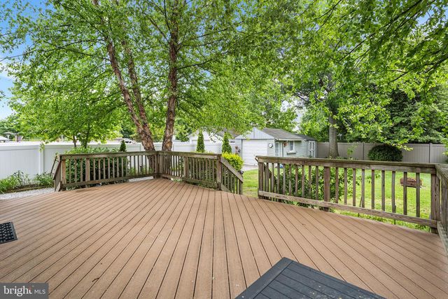 211 EDGEWOOD AVE, Delanco, NJ 08075
