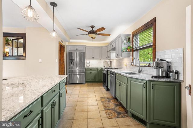 211 EDGEWOOD AVE, Delanco, NJ 08075
