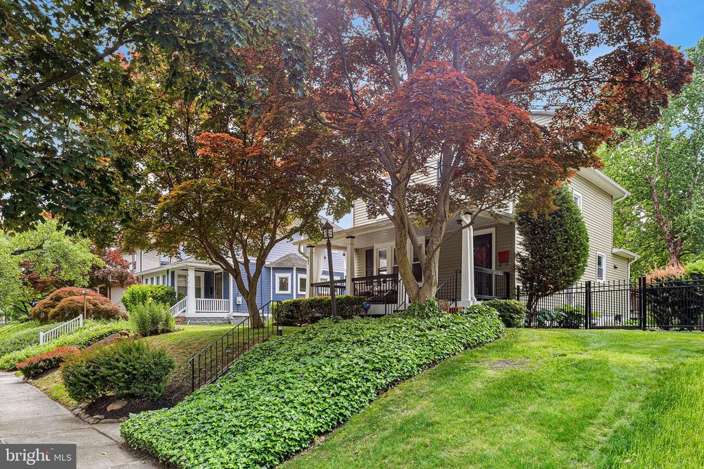 211 EDGEWOOD AVE, Delanco, NJ 08075