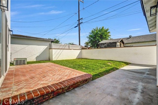 1200 S Castlegate, Compton, CA 90221