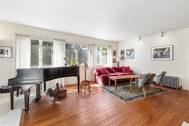 90 Battey Meetinghouse Road, Scituate, RI 02857