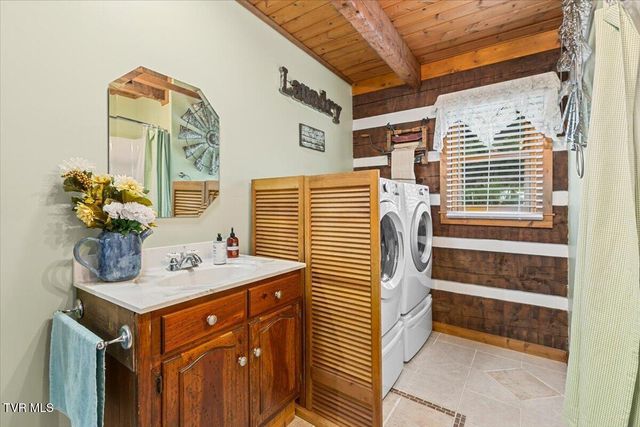 271 Caney Creek Road, Rogersville, TN 37857