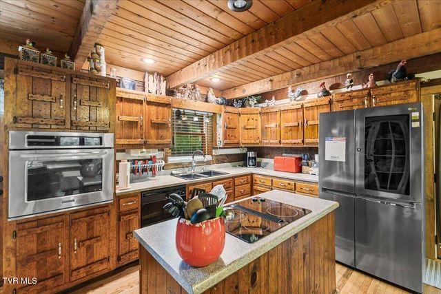 271 Caney Creek Road, Rogersville, TN 37857
