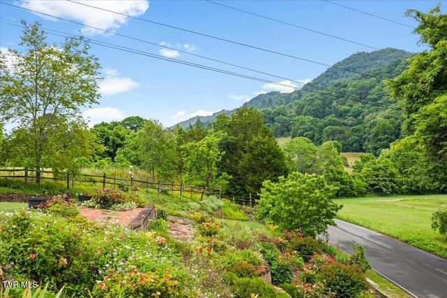 271 Caney Creek Road, Rogersville, TN 37857