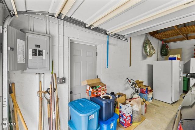 271 Caney Creek Road, Rogersville, TN 37857