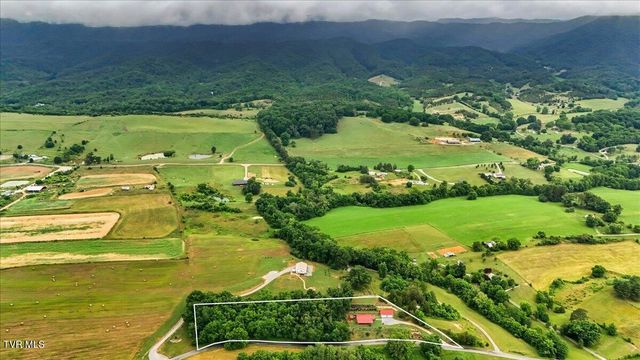 271 Caney Creek Road, Rogersville, TN 37857