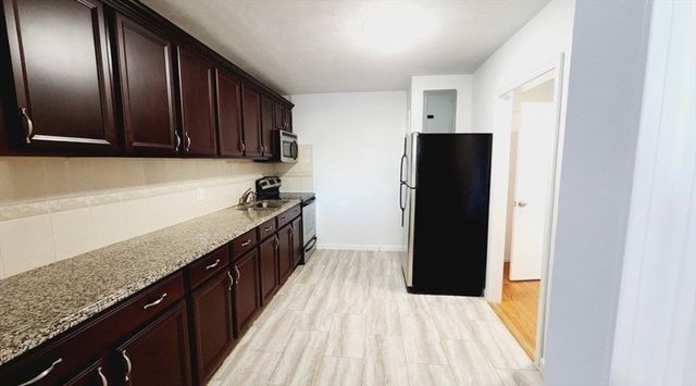 116 Spring St D2, Boston, MA 02132