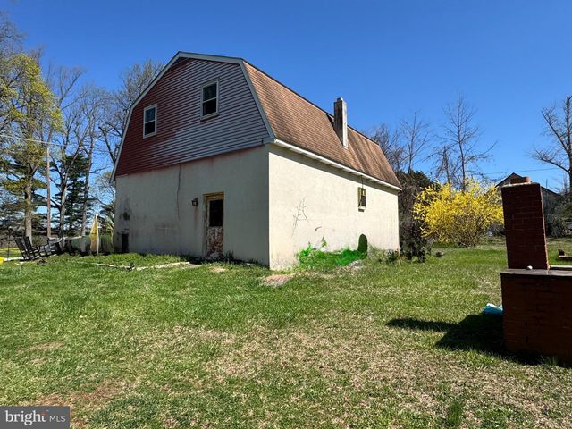 819 W MINER ST, West Chester, PA 19382