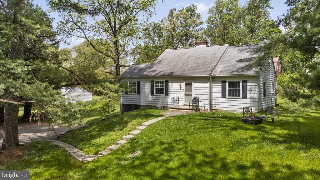 819 W MINER ST, West Chester, PA 19382