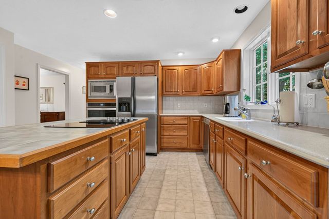83 Rosewell Road, Bedford, NH 03110