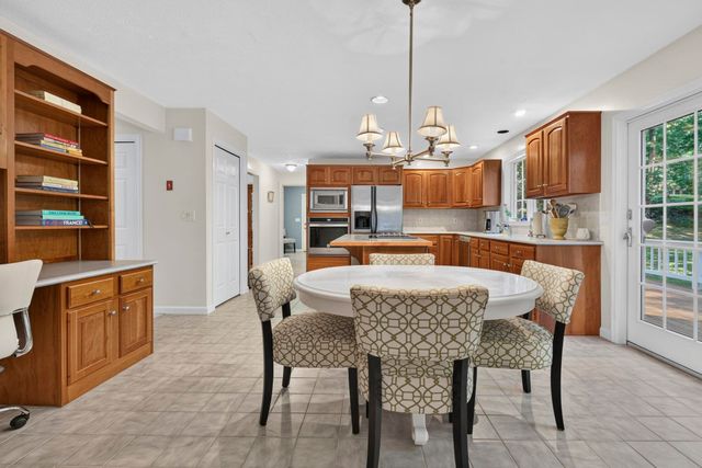 83 Rosewell Road, Bedford, NH 03110
