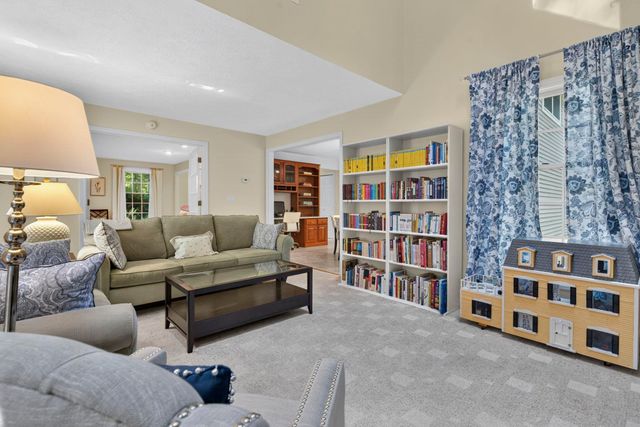 83 Rosewell Road, Bedford, NH 03110