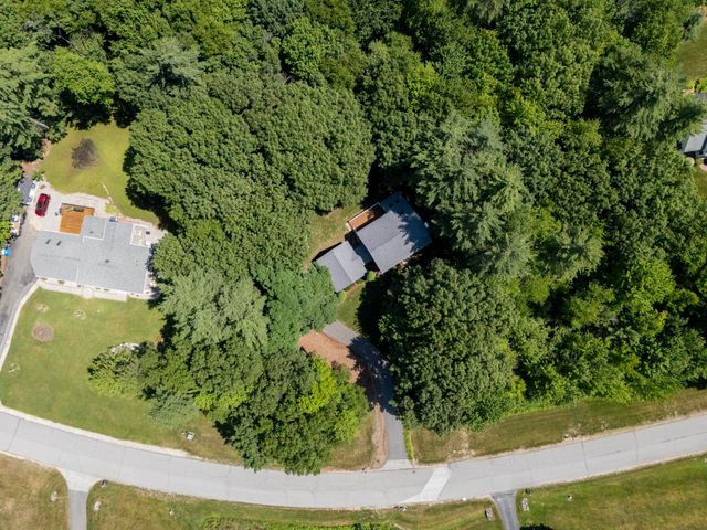 83 Rosewell Road, Bedford, NH 03110