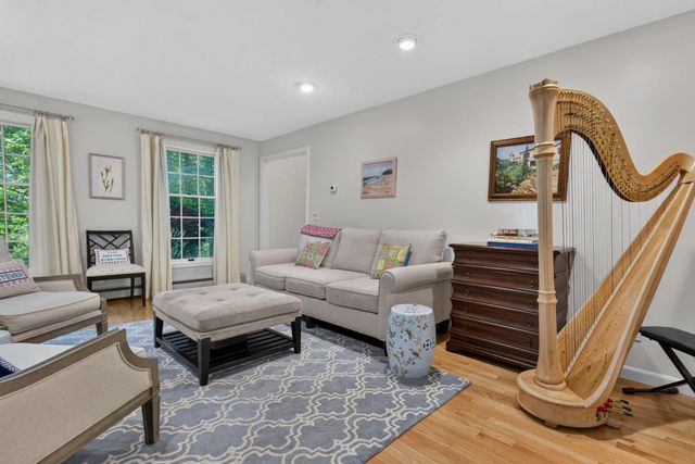 83 Rosewell Road, Bedford, NH 03110