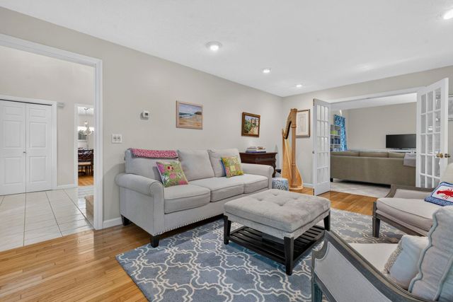 83 Rosewell Road, Bedford, NH 03110