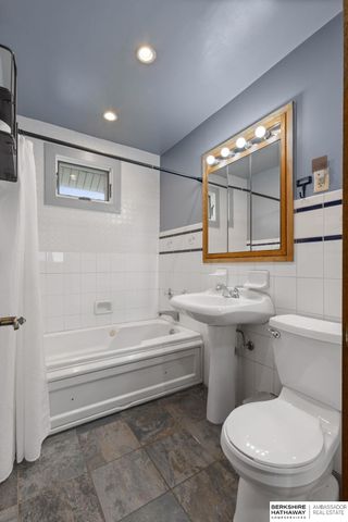4132 M Street, Omaha, NE 68107