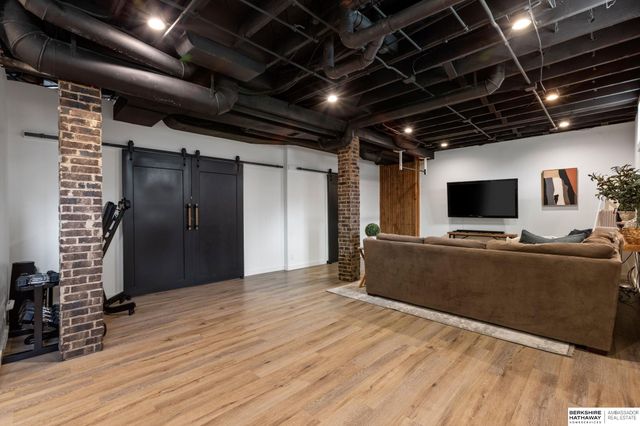 4132 M Street, Omaha, NE 68107