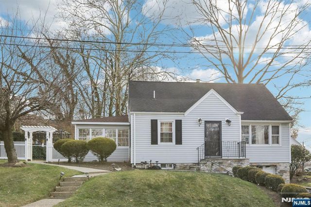 4 Brookview Drive, Woodland Park, NJ 07424