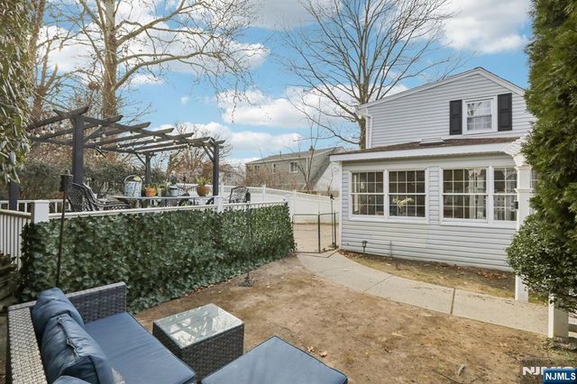 4 Brookview Drive, Woodland Park, NJ 07424