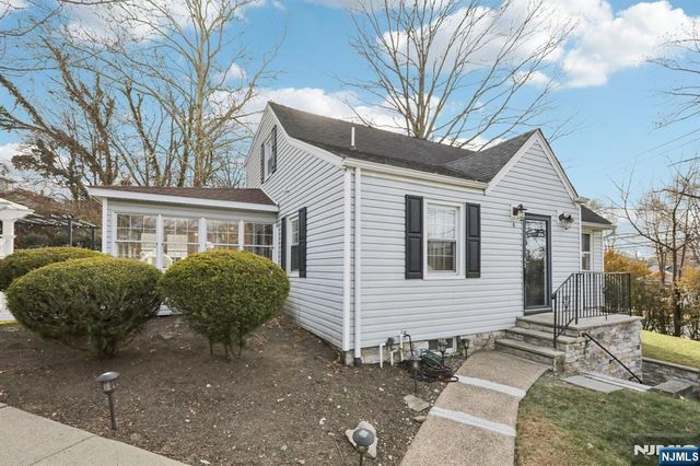 4 Brookview Drive, Woodland Park, NJ 07424