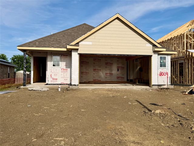 8009 Charlestown Lane, Fort Worth, TX 76140