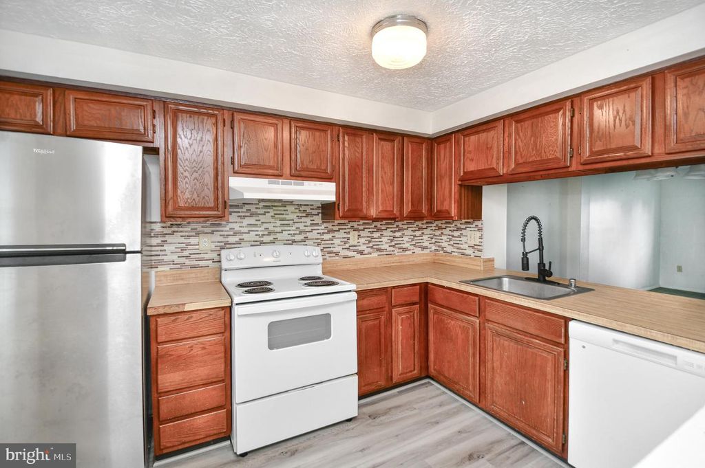 5823 DRAWBRIDGE CT, Frederick, MD 21703