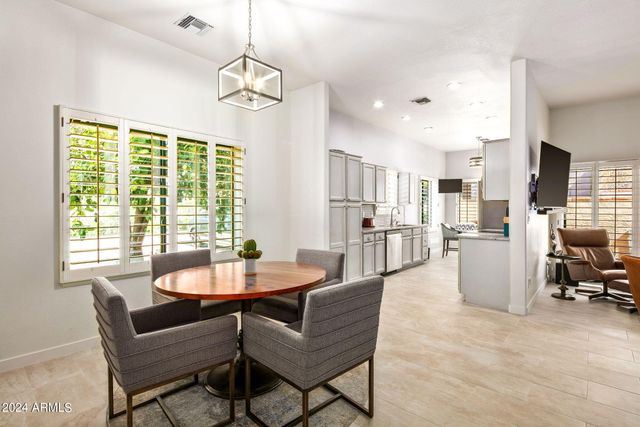 37206 N TRANQUIL Trail 22, Carefree, AZ 85377