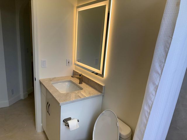 10664 Royal Caribbean Circle, Boynton Beach, FL 33437