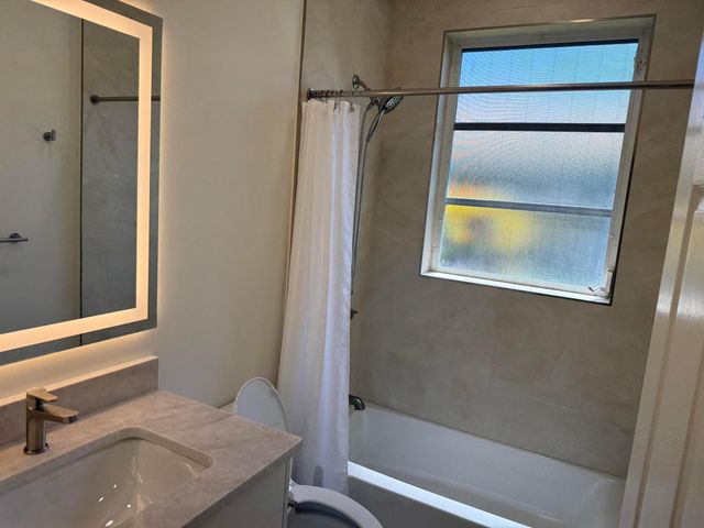 10664 Royal Caribbean Circle, Boynton Beach, FL 33437