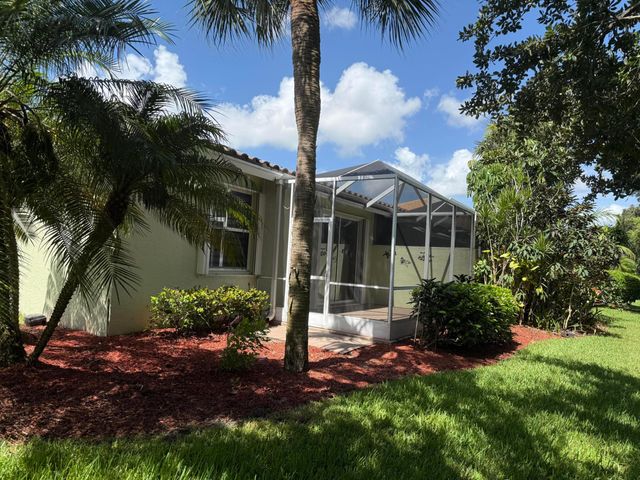 10664 Royal Caribbean Circle, Boynton Beach, FL 33437