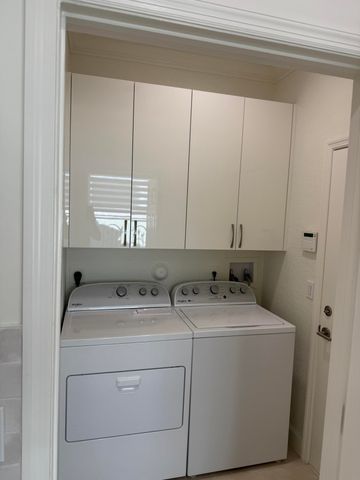 10664 Royal Caribbean Circle, Boynton Beach, FL 33437