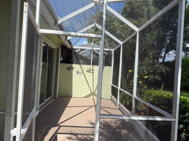 10664 Royal Caribbean Circle, Boynton Beach, FL 33437