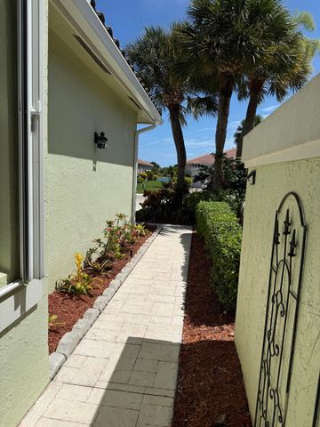 10664 Royal Caribbean Circle, Boynton Beach, FL 33437
