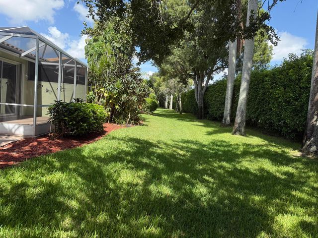 10664 Royal Caribbean Circle, Boynton Beach, FL 33437