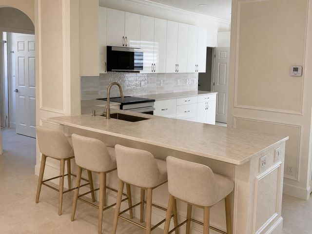10664 Royal Caribbean Circle, Boynton Beach, FL 33437