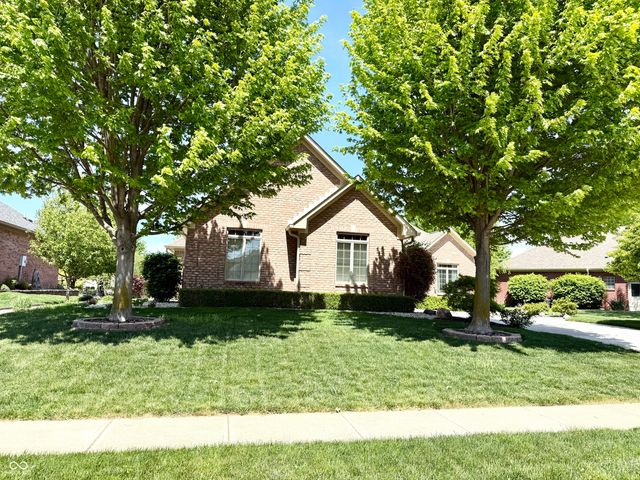 2868 Bloomsbury S, Greenwood, IN 46143