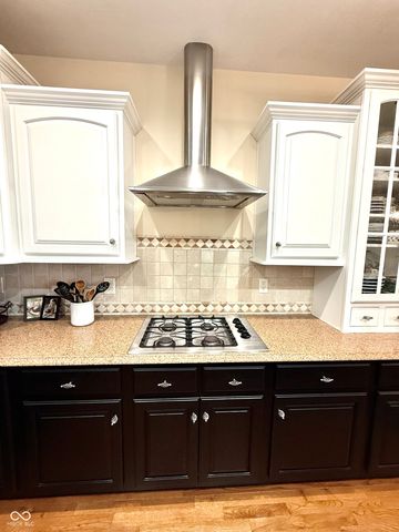 2868 Bloomsbury S, Greenwood, IN 46143