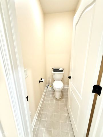 2868 Bloomsbury S, Greenwood, IN 46143