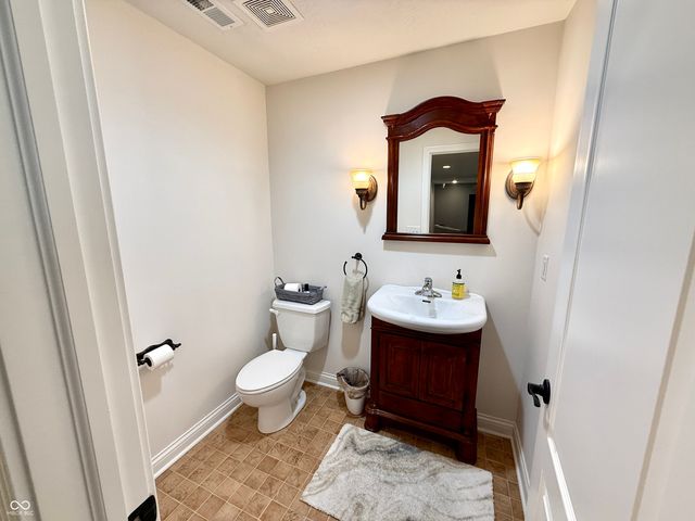 2868 Bloomsbury S, Greenwood, IN 46143